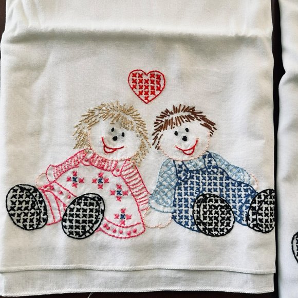 Dolls Embroidered pillowcase set white vintage 1980s Cross Stitch Standard Pair - Picture 3 of 3